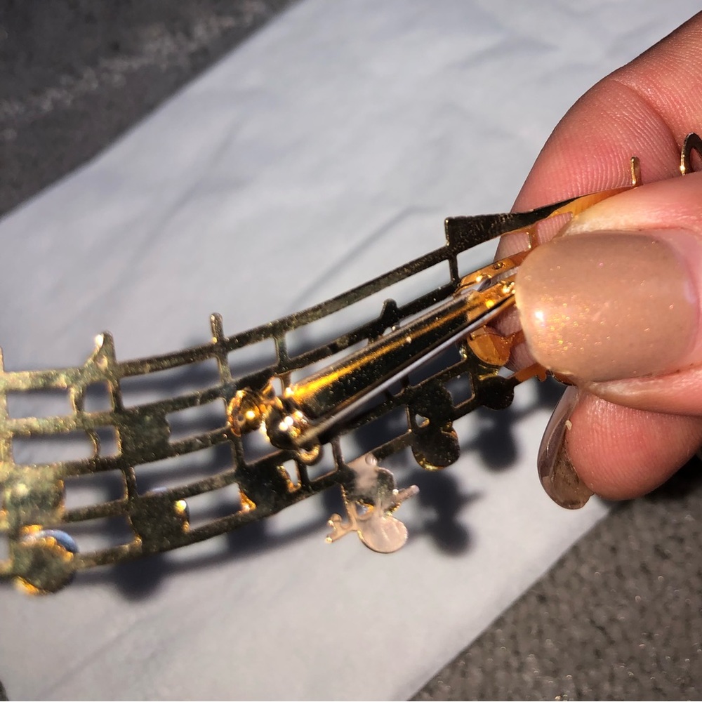 Musical brooch - Picture 4 of 6